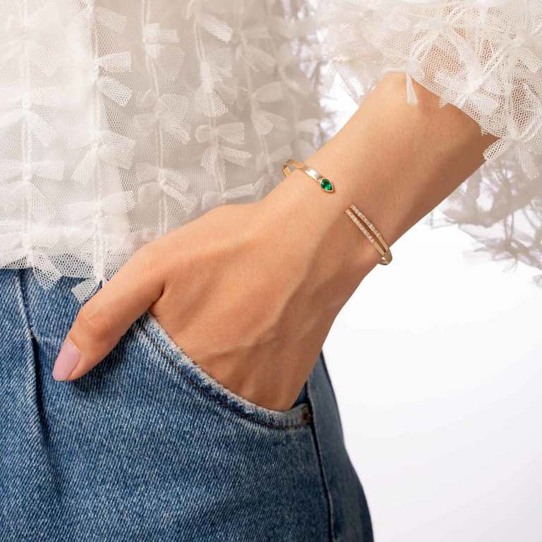 النگو طلا اشک سبز و دو خط نگین دار