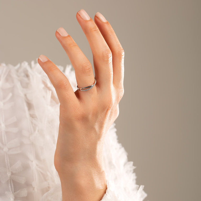 انگشتر طلا سفید ضربدر نگین برلیان